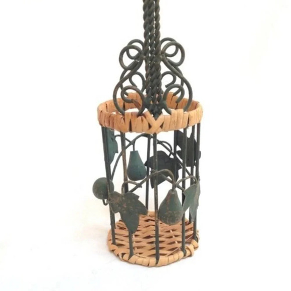 Rattan Metal Wine Bottle Holder Basket Vine Leaves Decor Present Gift Summer - Picture 8 of 8